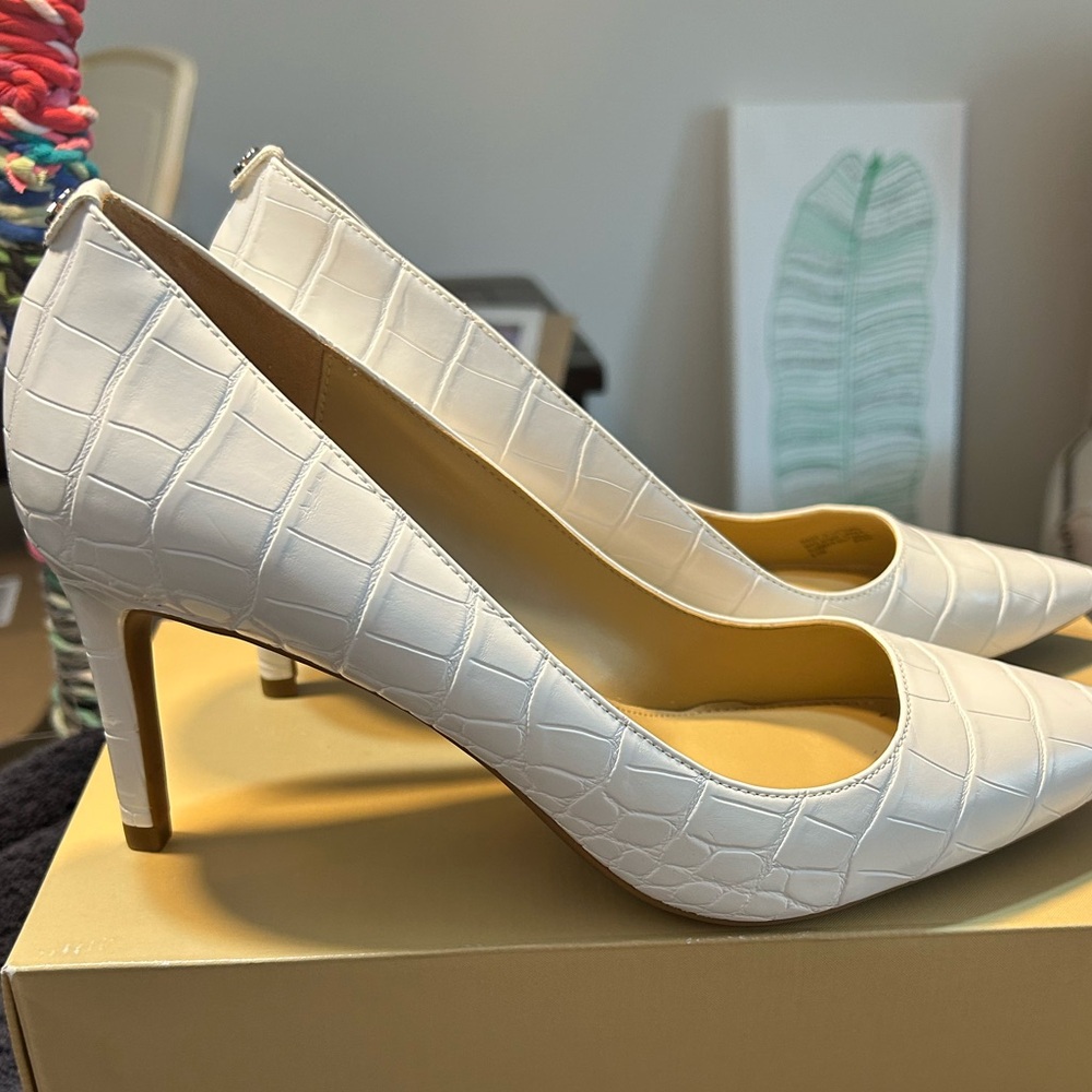 Michael Kors Alina flex pump